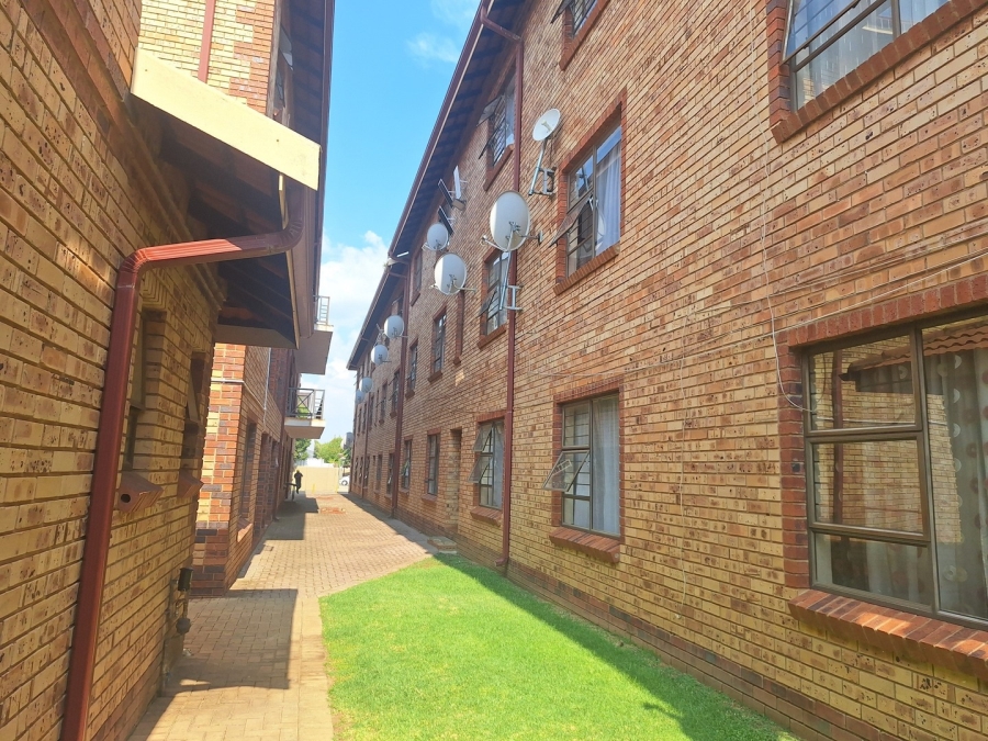 2 Bedroom Property for Sale in Potchefstroom North West